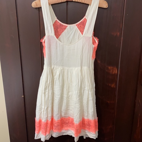 Dress - Picture 3 of 5